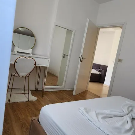Seasons Apartment's Vlorë