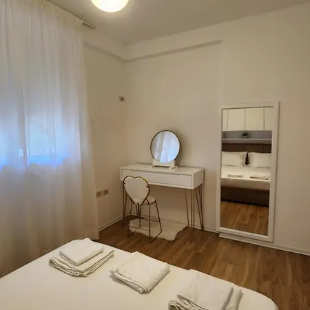 Seasons Apartment's Apartament Wlora