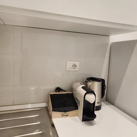 Seasons Apartment's アパート Vlorë