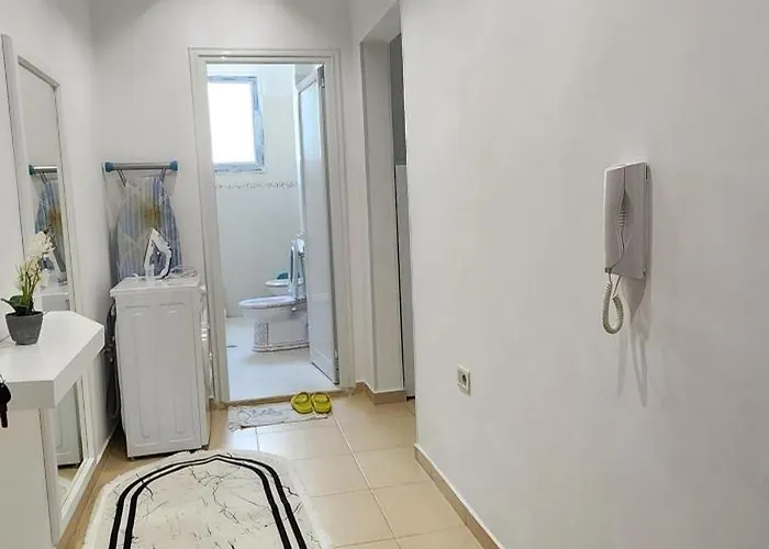 Seasons Apartment's Daire