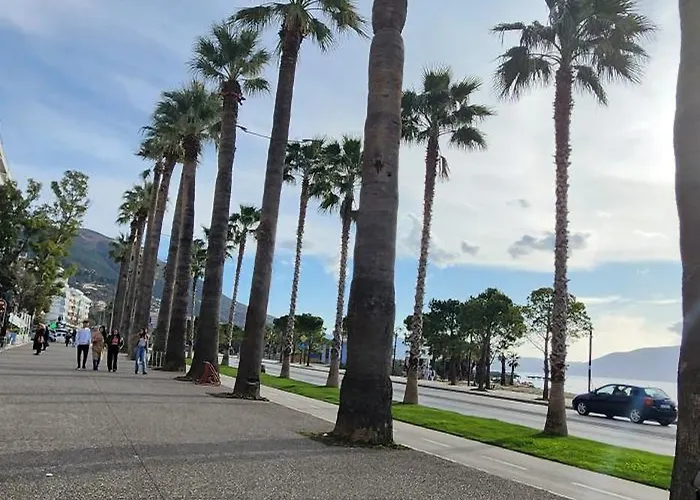 Daire Seasons Apartment's Avlonya