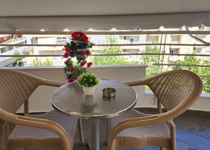 Seasons Apartment's * Влёра